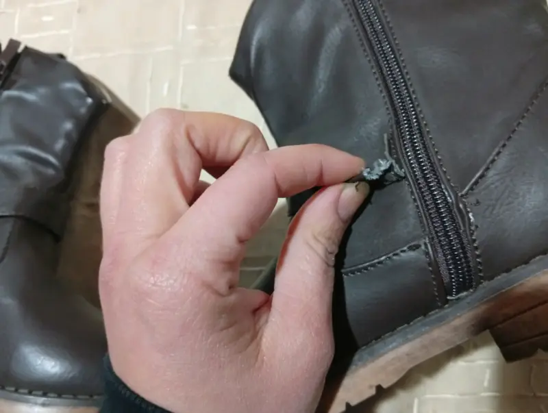 Botas negras con tachas - 3