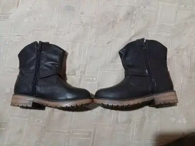 Botas negras con tachas - miniatura 6