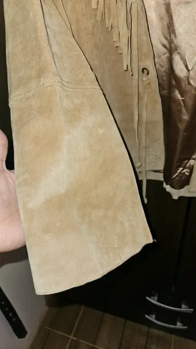 Chaqueta de gamuza con flecos beige - miniatura 4