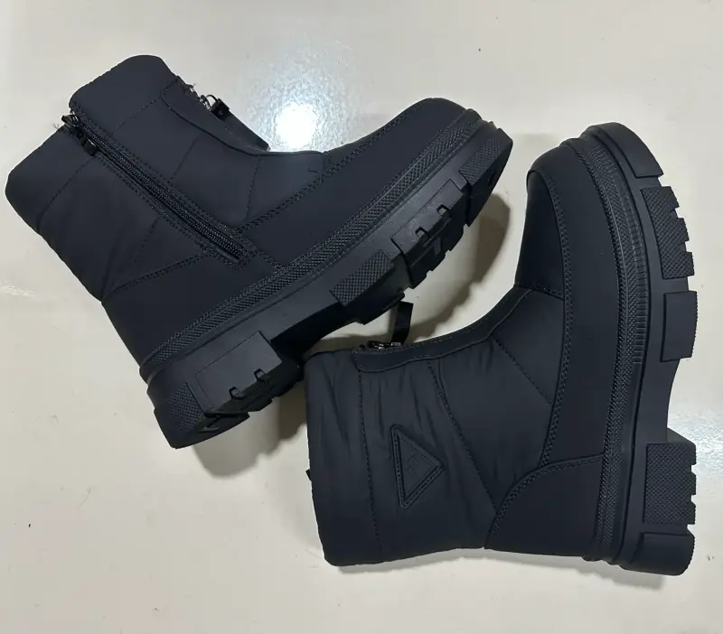 Botas negras impermeables - 1