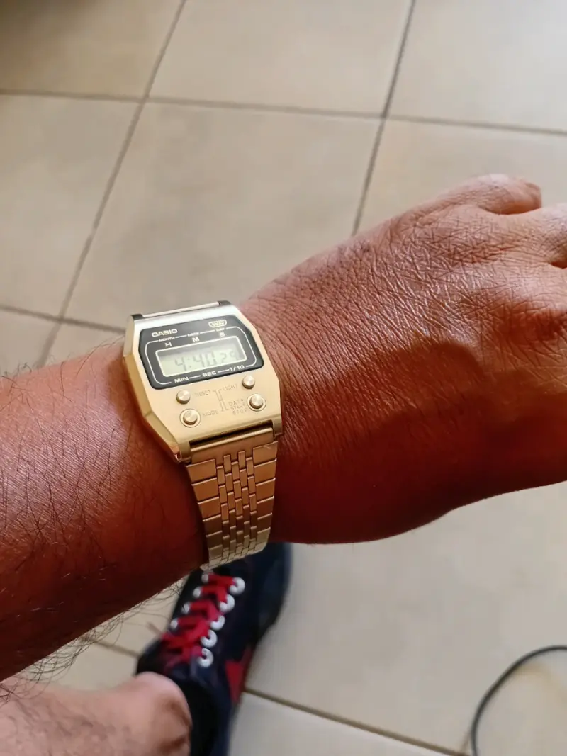 Reloj digital dorado Casio vitage - 1