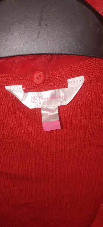 Cardigan rojo con cuello de felpa - miniatura 2