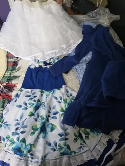 Vestido floral azul y blanco traje de huasa - miniatura 1
