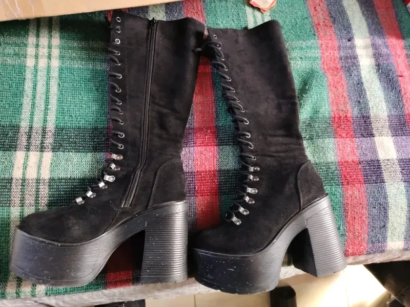 Botines negros con plataforma - 2