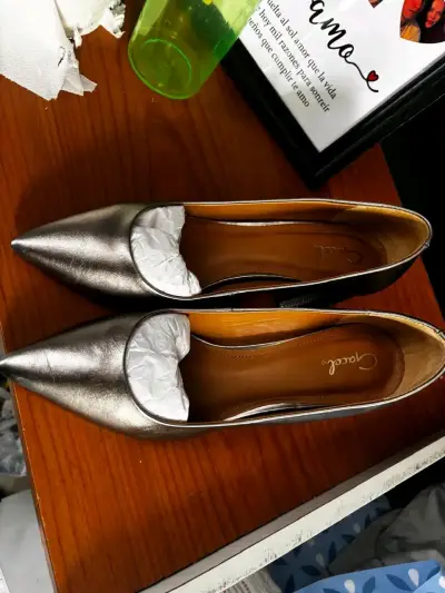 Zapatos metalizados de tacón alto - miniatura 2