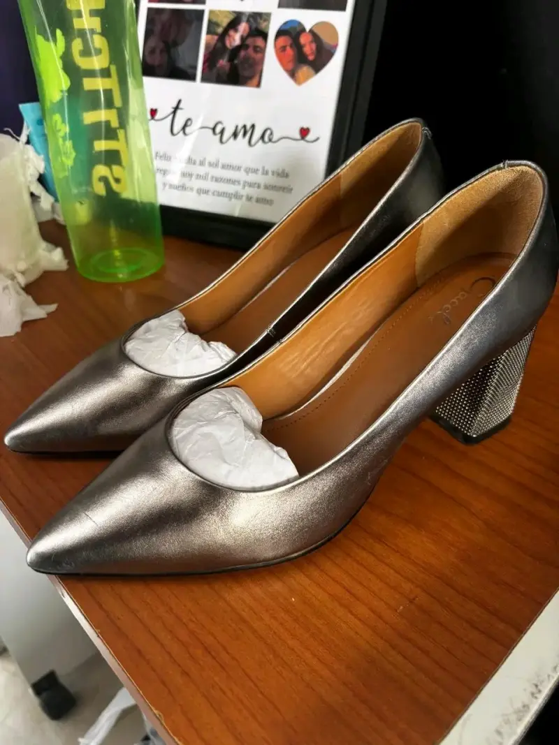 Zapatos metalizados de tacón alto - 3