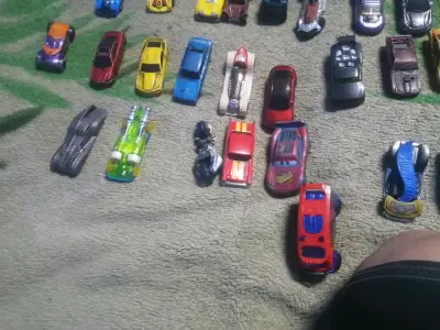 Set de autos de hotweels  variados - miniatura 2