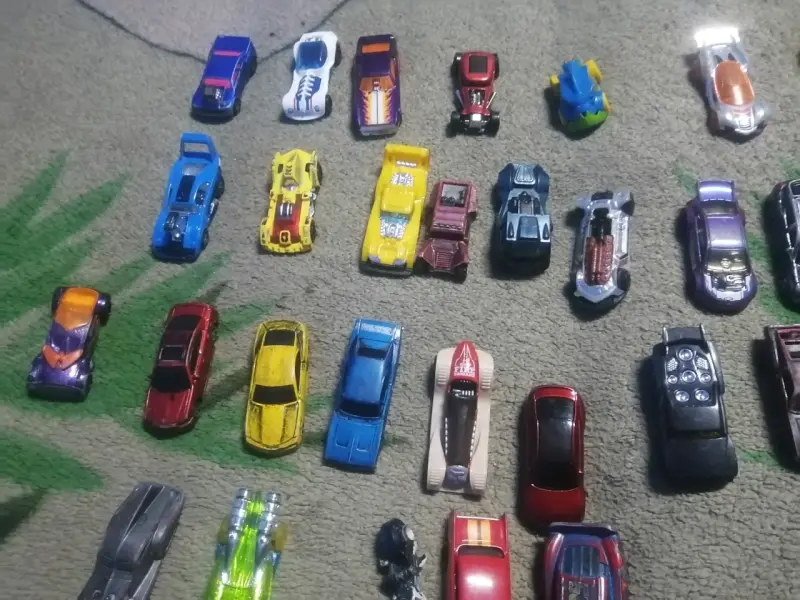 Set de autos de hotweels variados - 4