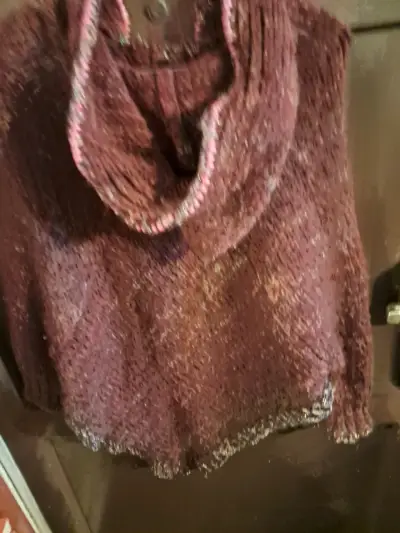 Poncho tejido color burdeos - miniatura 1