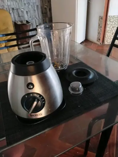 Licuadora Thomas con vaso de vidrio - miniatura 2