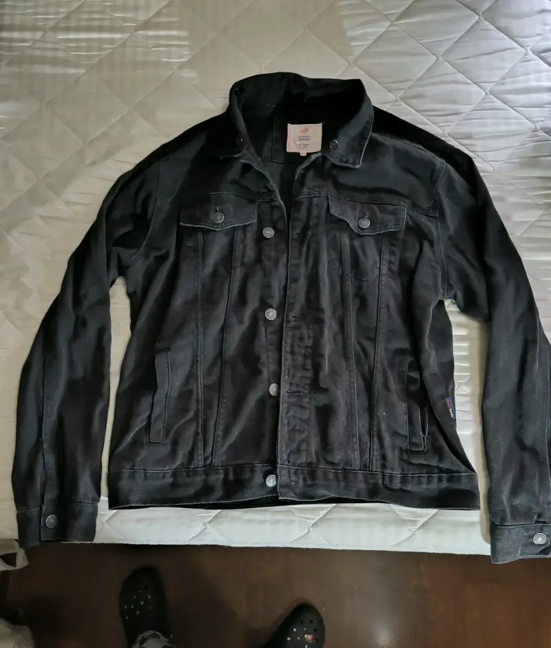 Chaqueta negra de mezclilla - 1