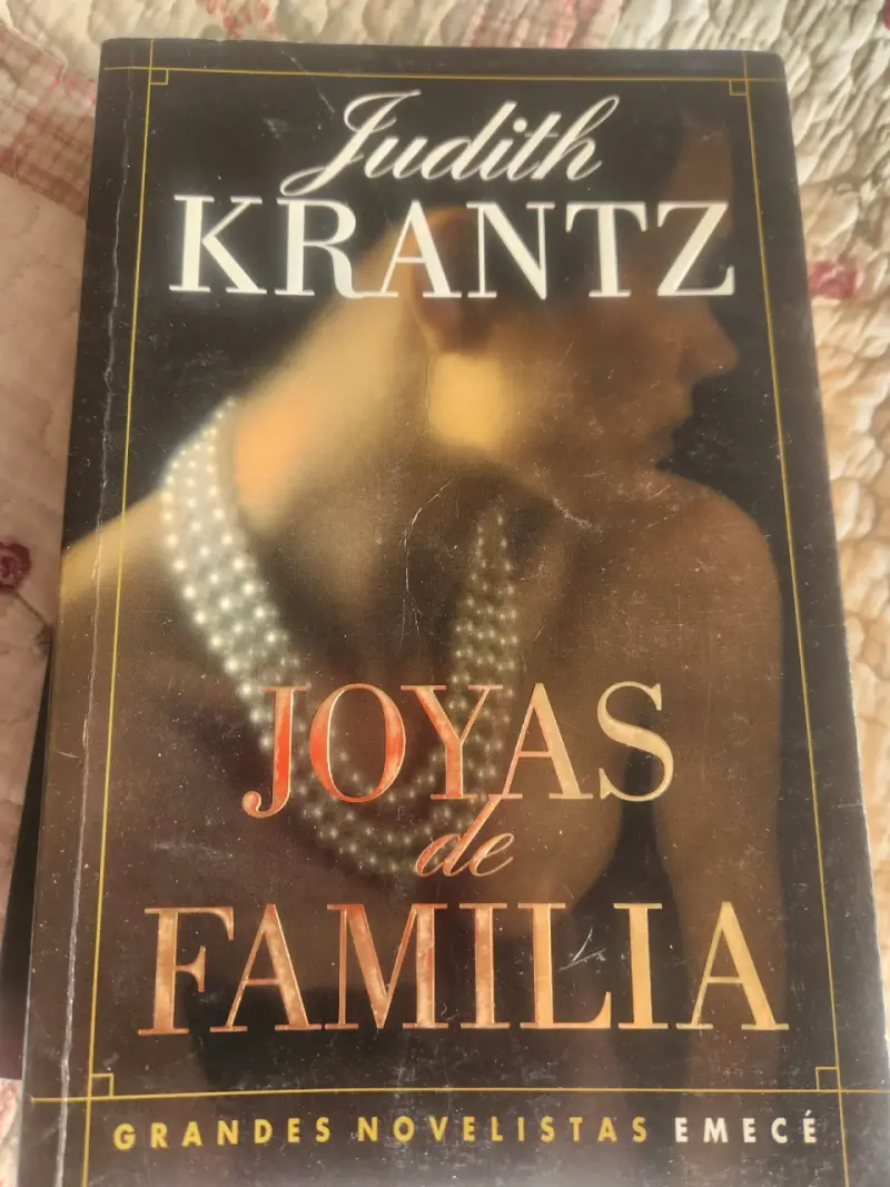 Libro Joyas de Familia