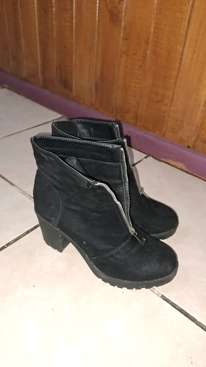 Botines negros con cierre - 2