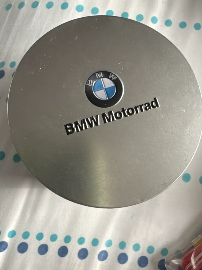 Reloj BMW azul y plateado - 4