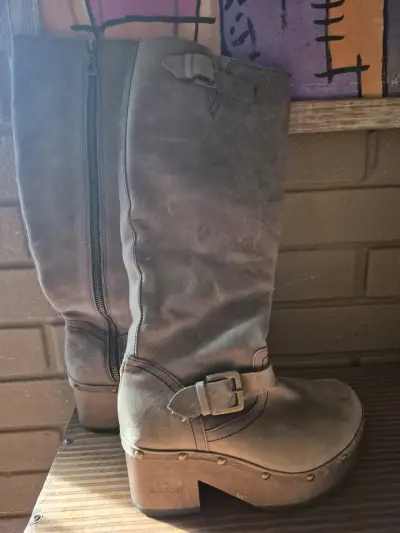 Botas altas marrones de cuero - miniatura 1