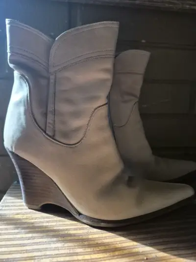 Botas altas marrones de cuero - miniatura 2