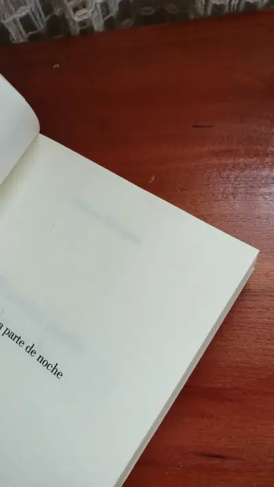 Nuestra parte de noche - libro - miniatura 3