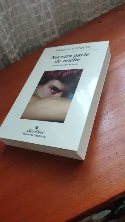 Nuestra parte de noche - libro - miniatura 5
