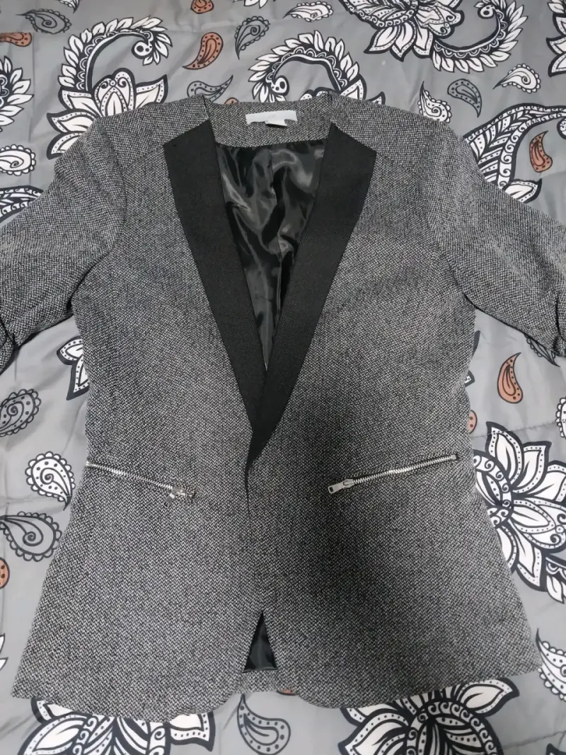 Blazer gris con detalle negro - 2