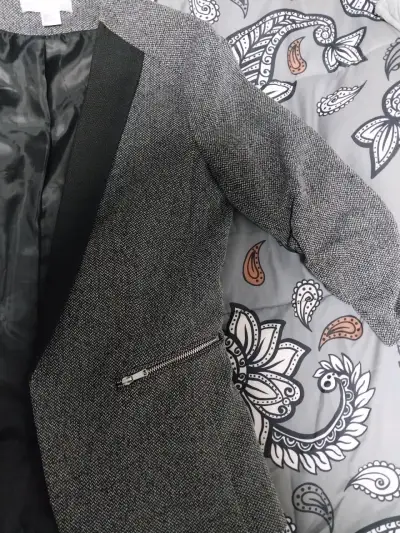 Blazer gris con detalle negro - miniatura 3