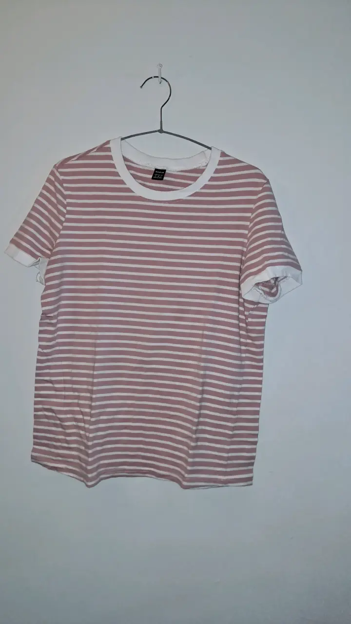 Polera rayada rosa y blanca