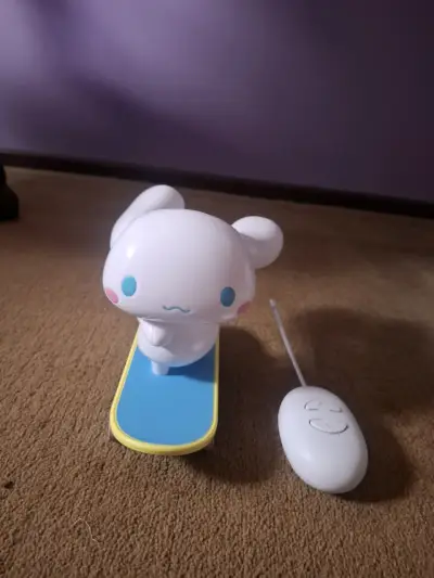 Cinnamoroll en skate a control remoto - miniatura 5