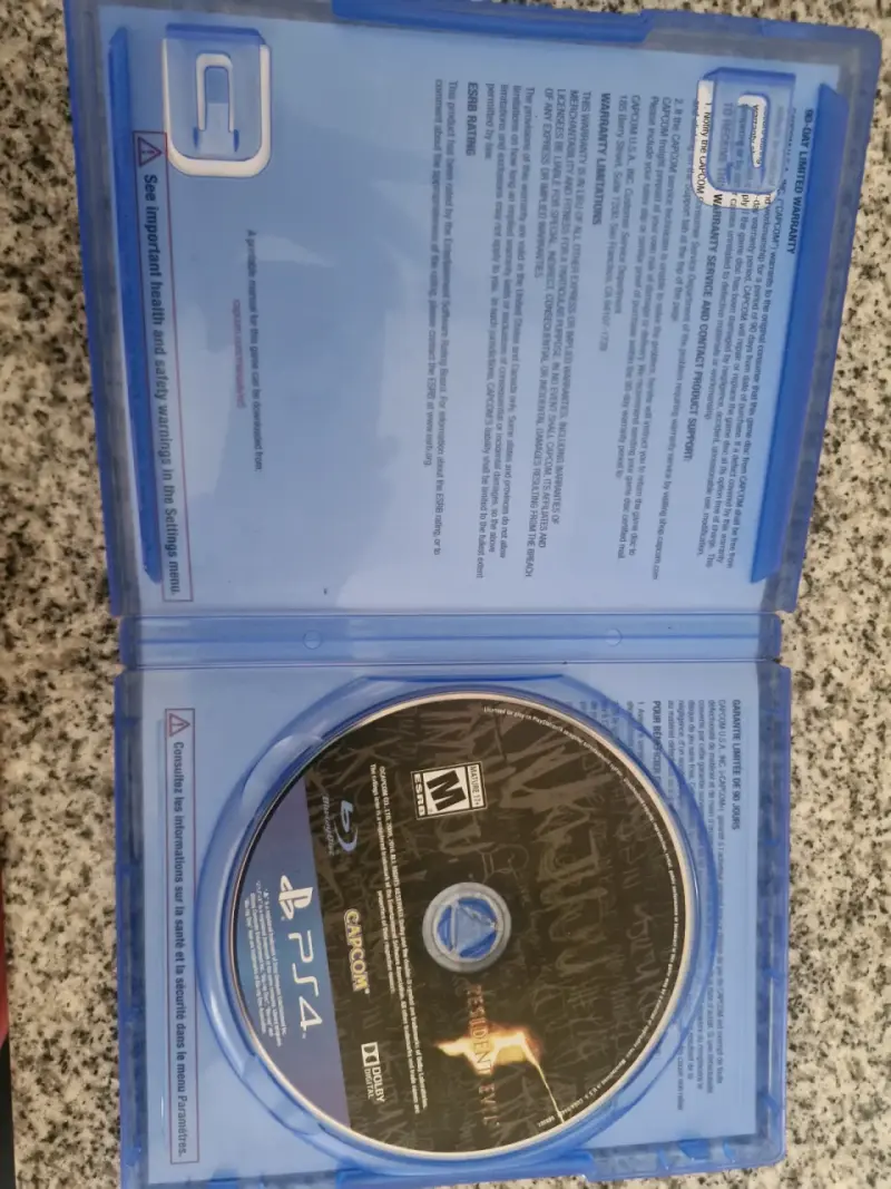 Juego PS4 Resident Evil - 3