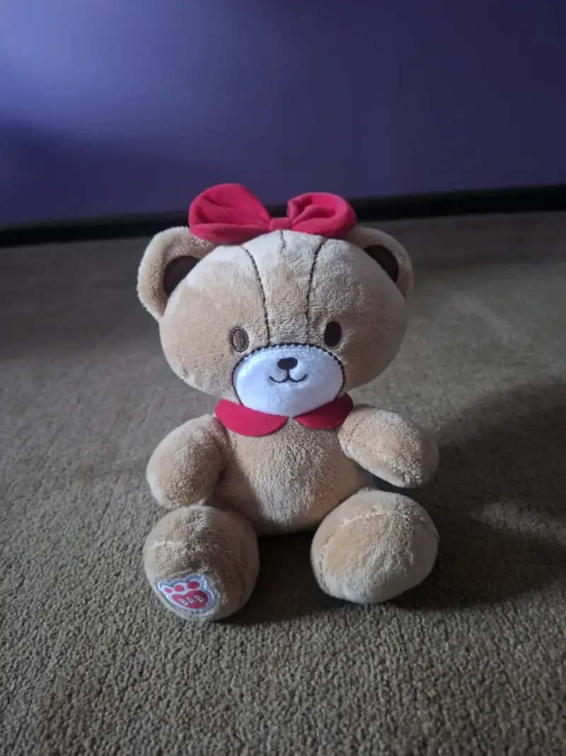 Peluche oso con lazo rojo de hello kitty - 1