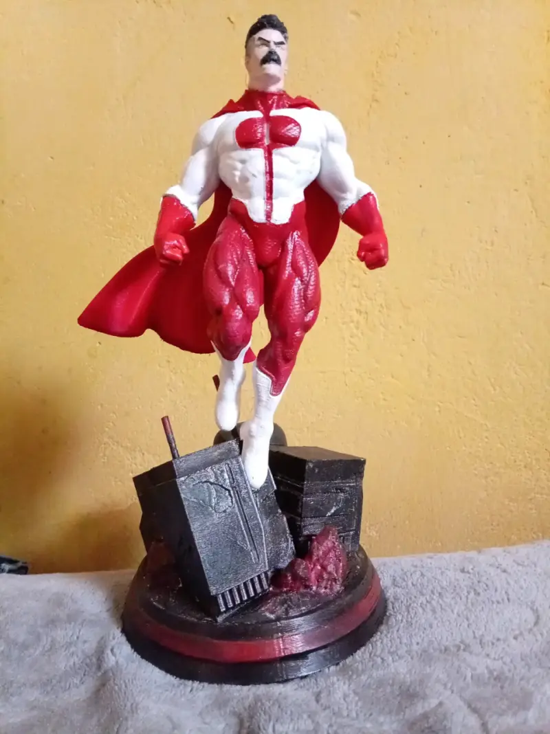 Figura de superhéroe en Omniman (Serie Invincible) - 1