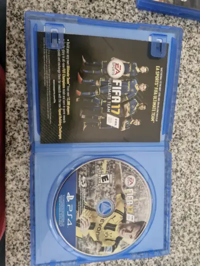 Juego FIFA 17 para PS4 - miniatura 3