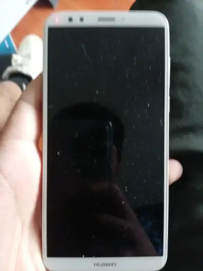 Smartphone Huawei dorado usado - miniatura 2