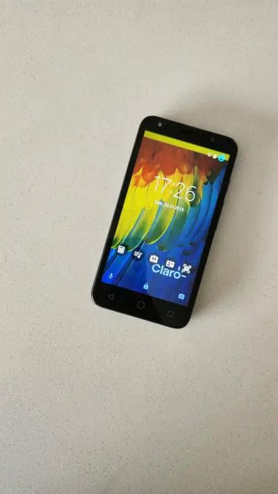 Smartphone negro básico Alcatel Pixi - miniatura 1