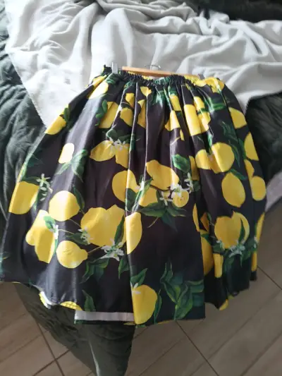 Faldas, vestidos y body lata calidad y buen estado - miniatura 1