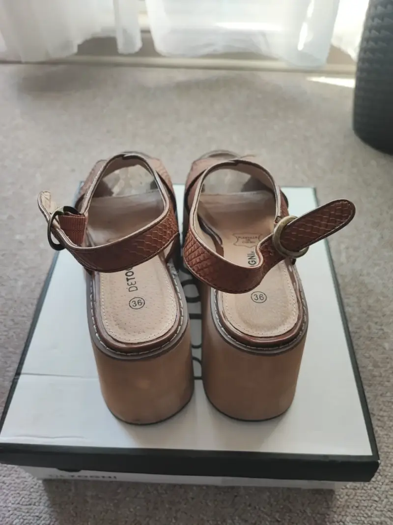 Sandalias plataforma marrón Detogni - 3