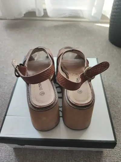 Sandalias plataforma marrón Detogni - miniatura 3