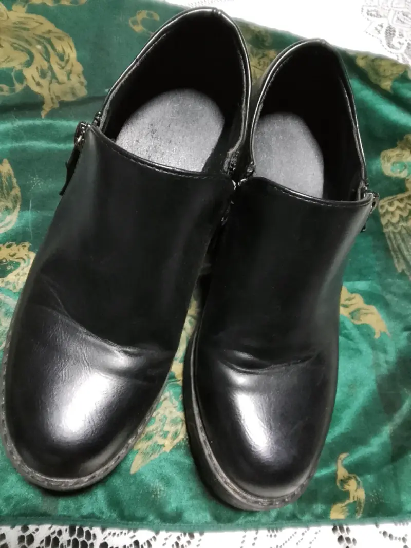 Zapatos negros con taco grueso - 2