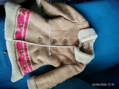 Abrigo de niño con bordados - miniatura 1