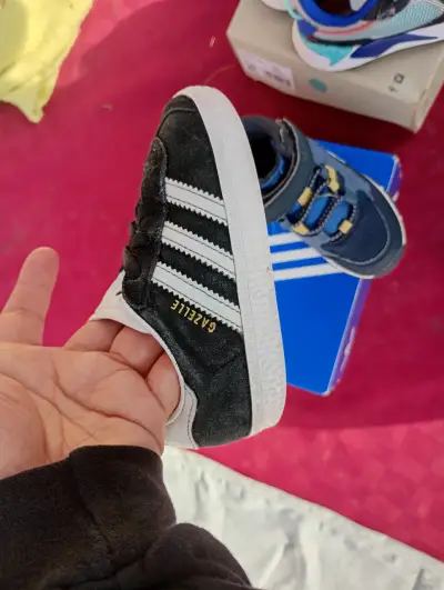 zapatillas  y bototos - miniatura 1
