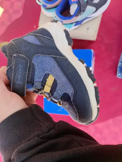 zapatillas  y bototos - miniatura 5