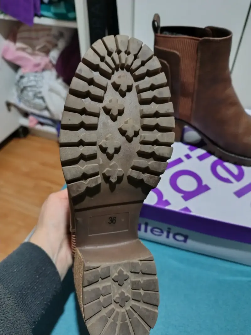 Botines marrones con tacón - 4