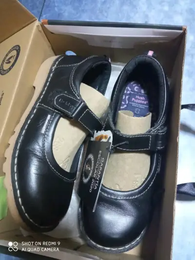 Zapatos escolares negros nuevos - miniatura 1