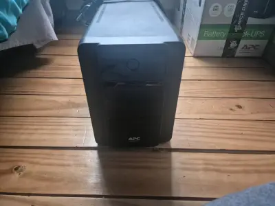APC Back-UPS 1600VA 900w - miniatura 1