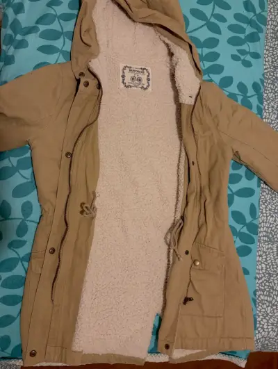 Parka beige con capucha - miniatura 2