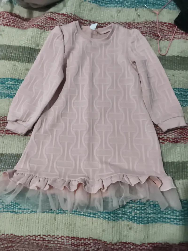 Vestido rosado con volantes