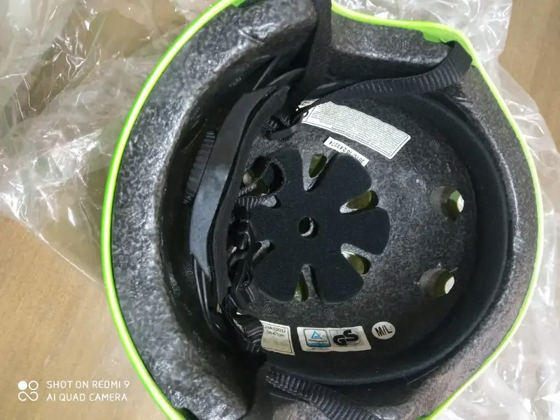 Casco verde para bicicleta - 2