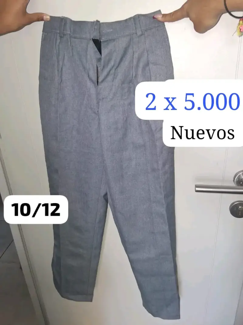 Pantalones grises nuevos