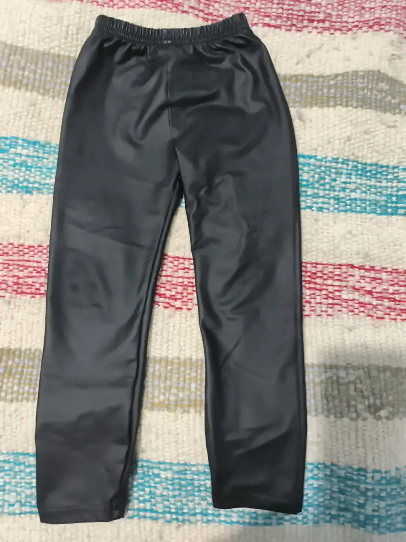 Pantalon ecocuero negros