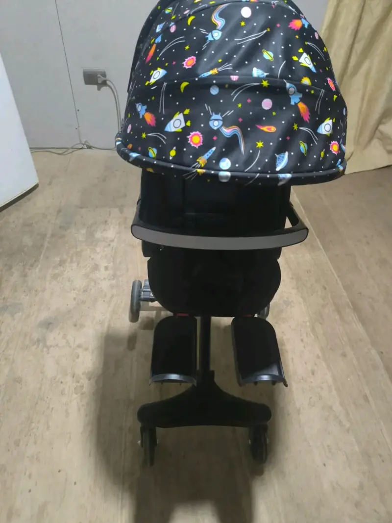 Coche para bebé estampado espacial - 4
