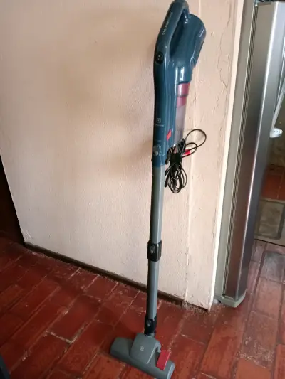 Aspiradora Electrolux ciclónica azul - miniatura 2