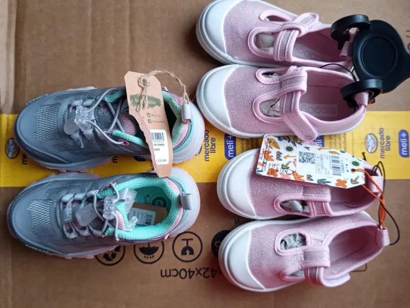 Zapatos infantiles nuevos - gris y rosado